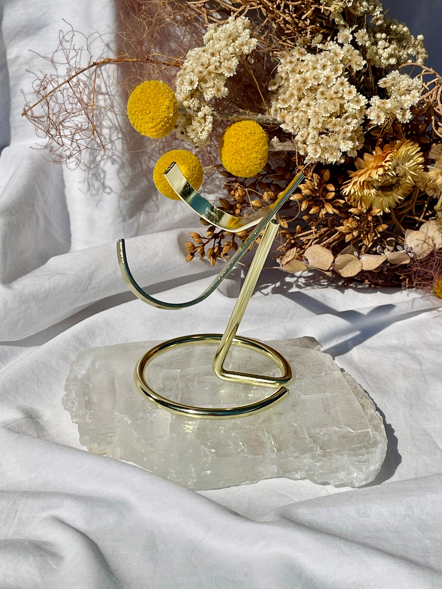 Heart Stand | Large | Gold