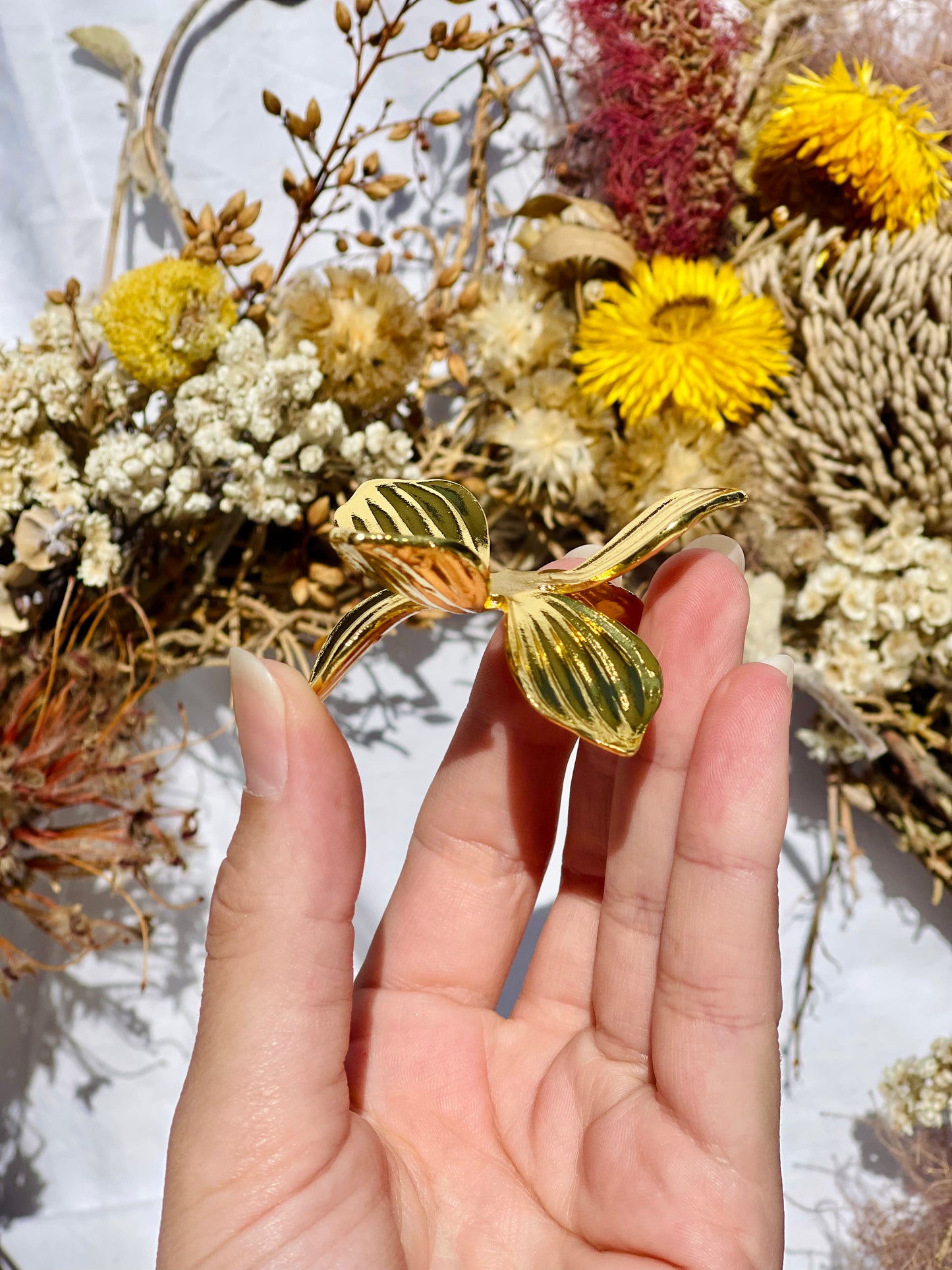 Flower Sphere Stand | Gold