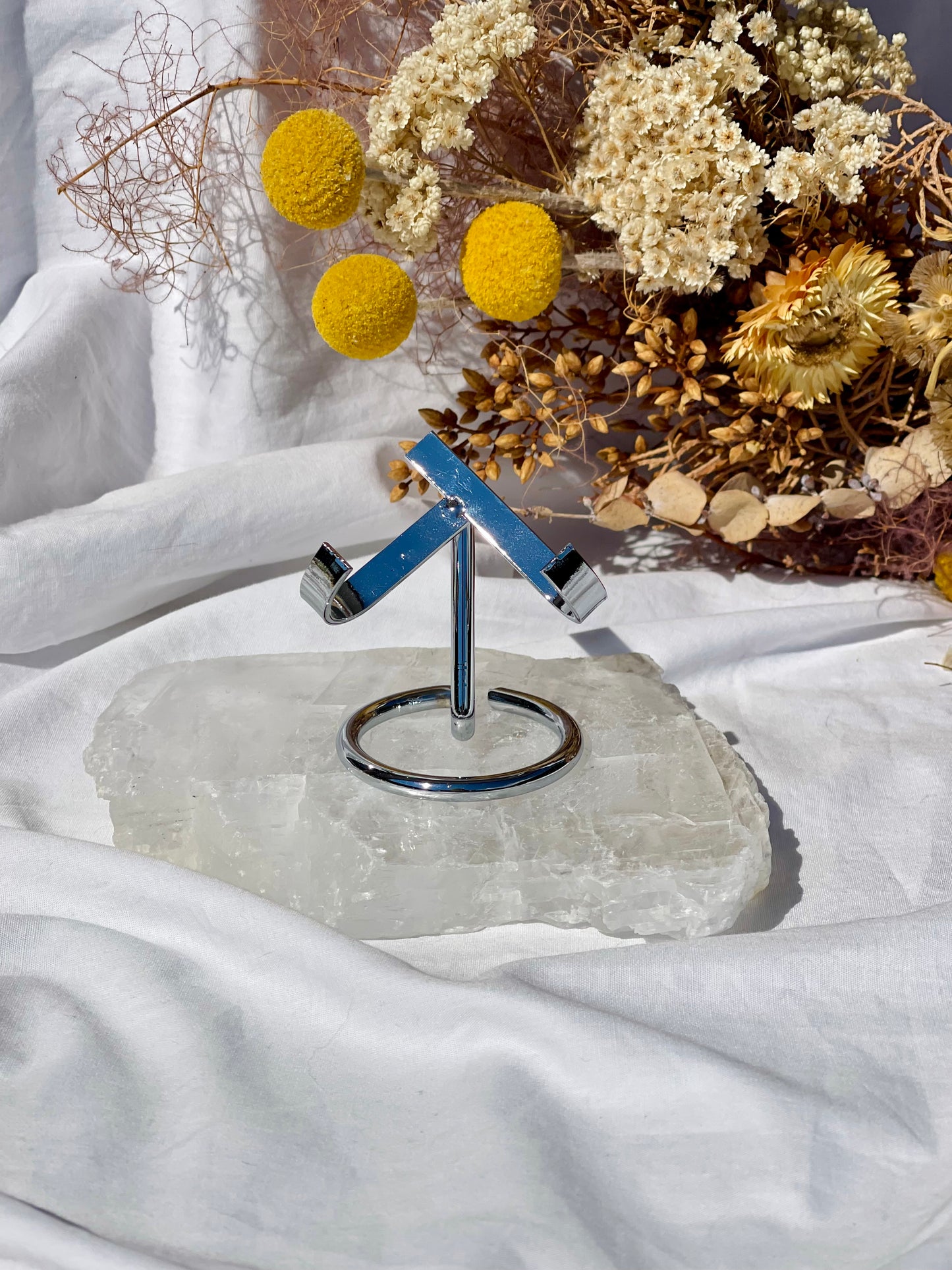 Heart Stand | Small | Silver