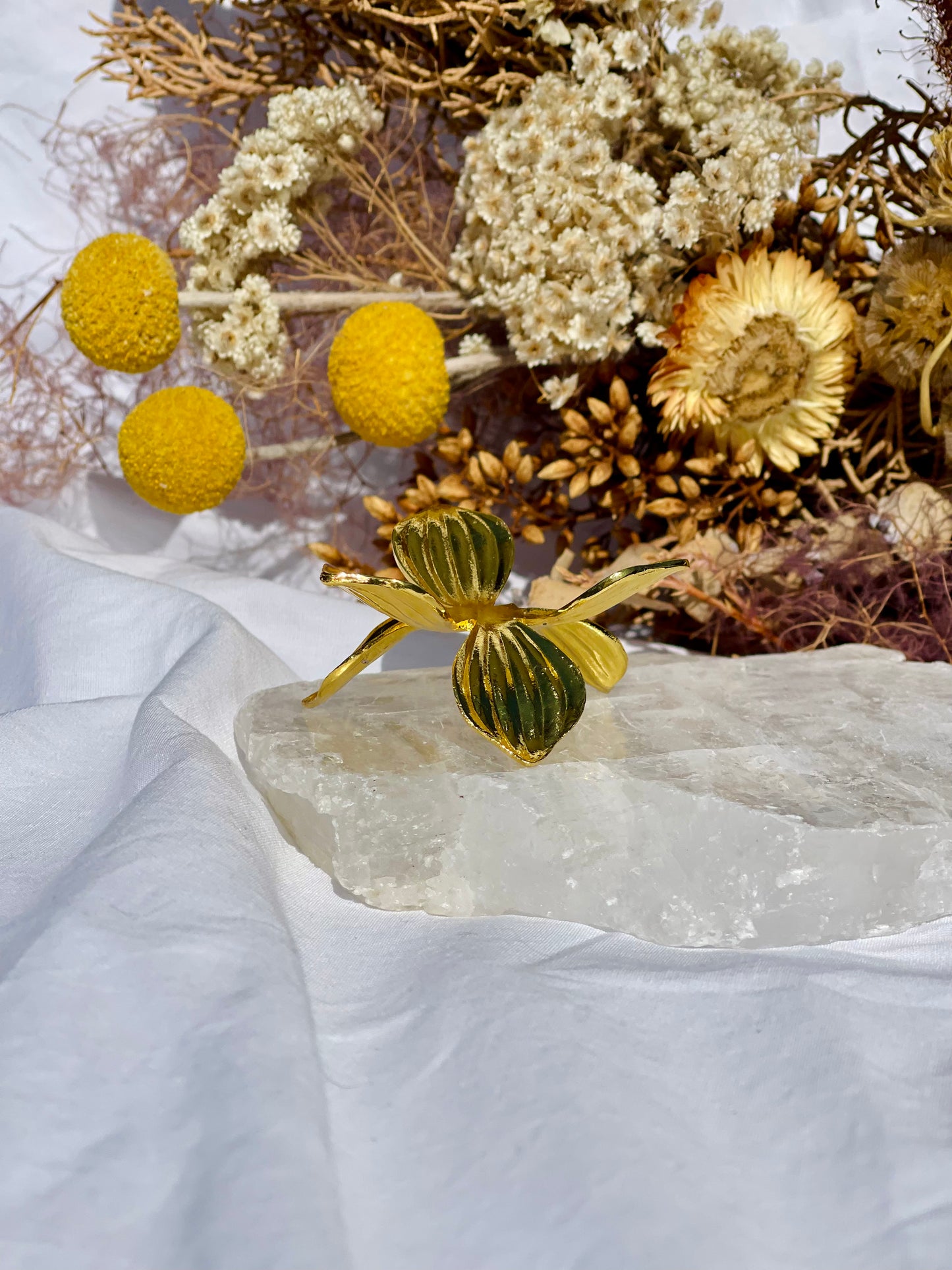 Flower Sphere Stand | Gold