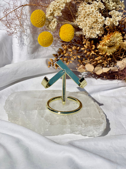Heart Stand | Small | Gold
