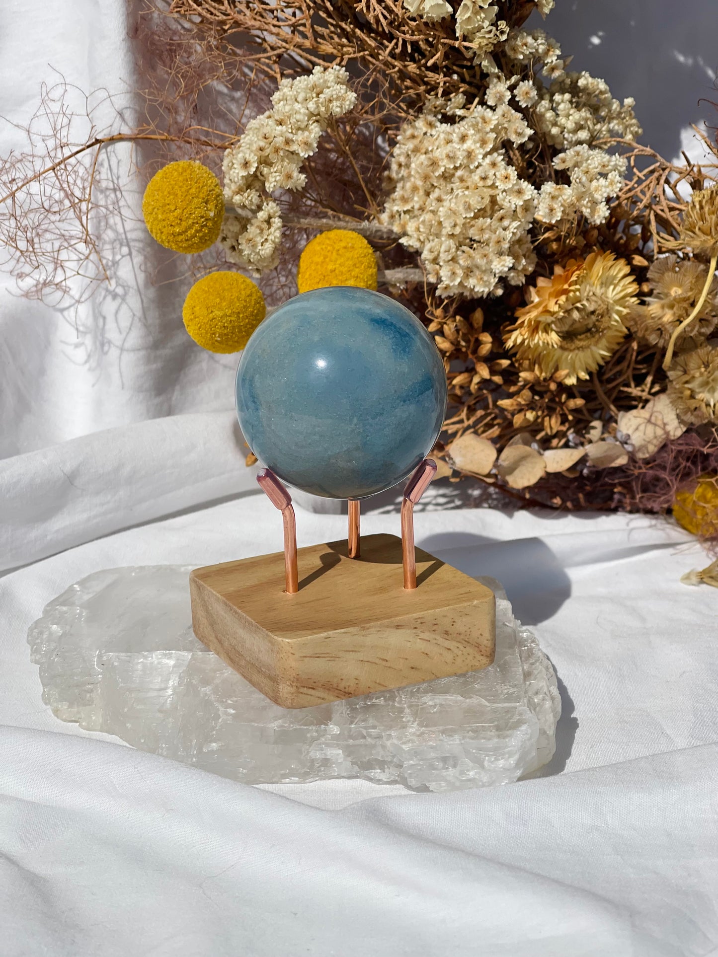 Sphere Stand With Wooden Base | Rose Gold