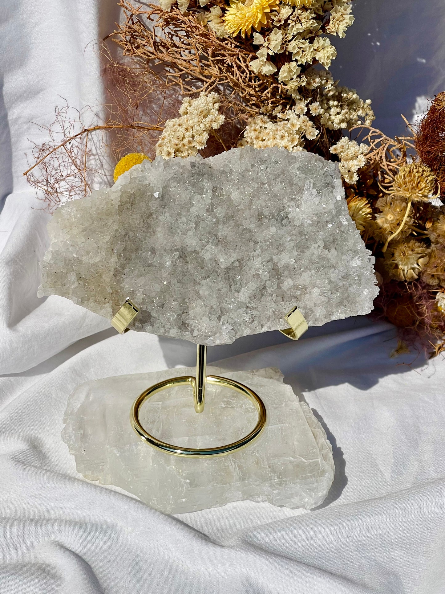 Heart Stand | Large | Gold