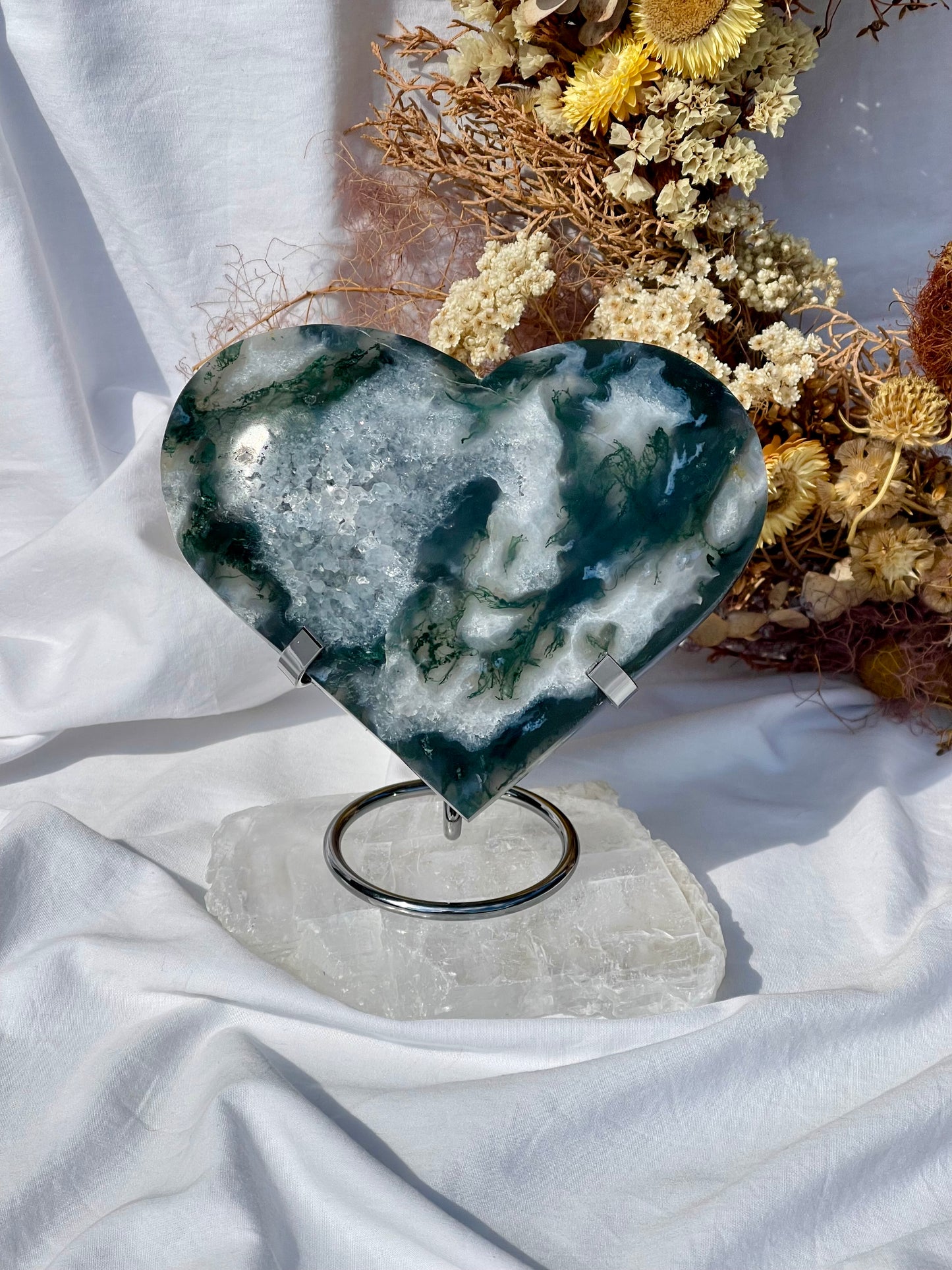 Heart Stand | Large | Silver