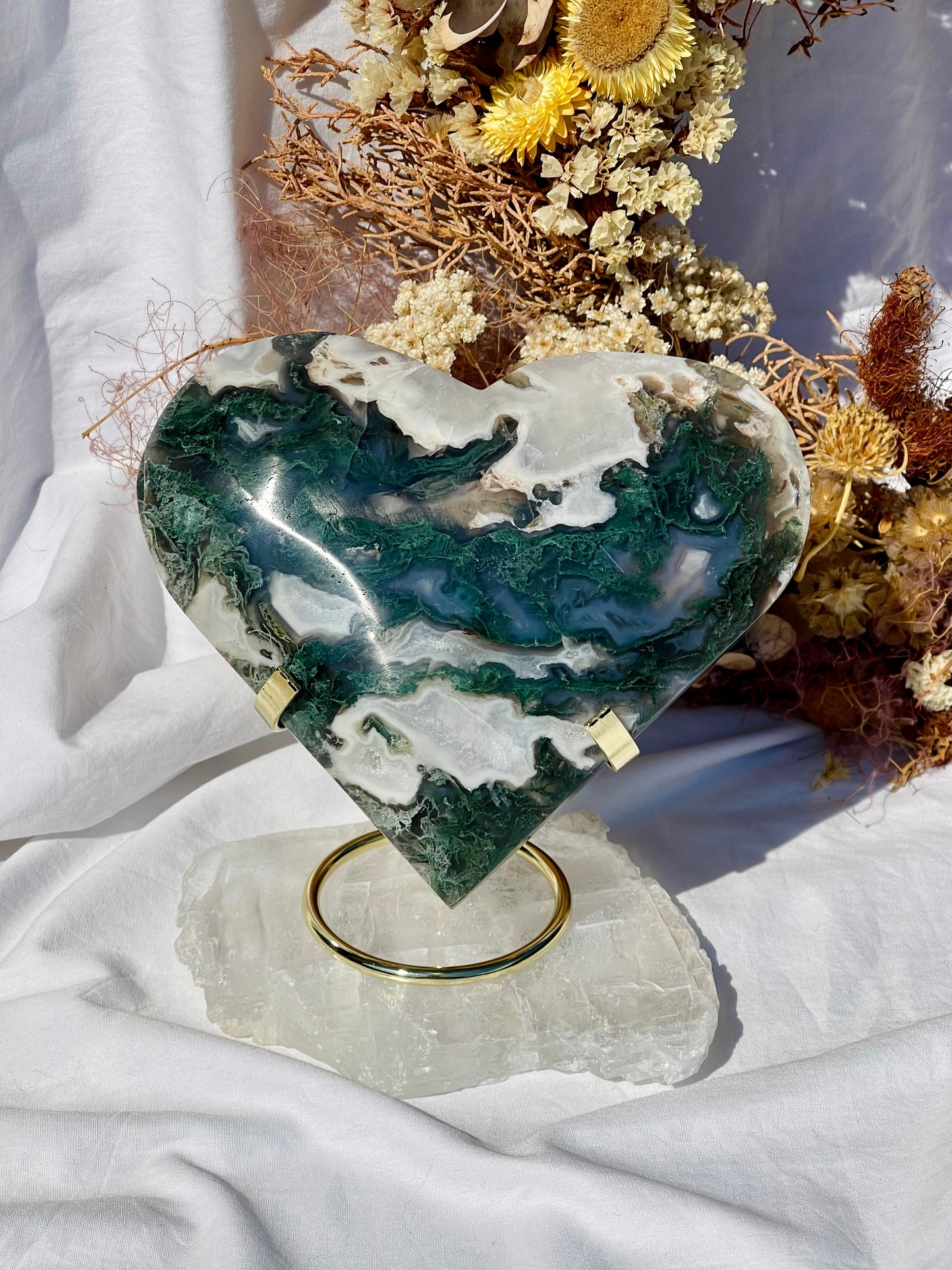Heart Stand | Large | Gold