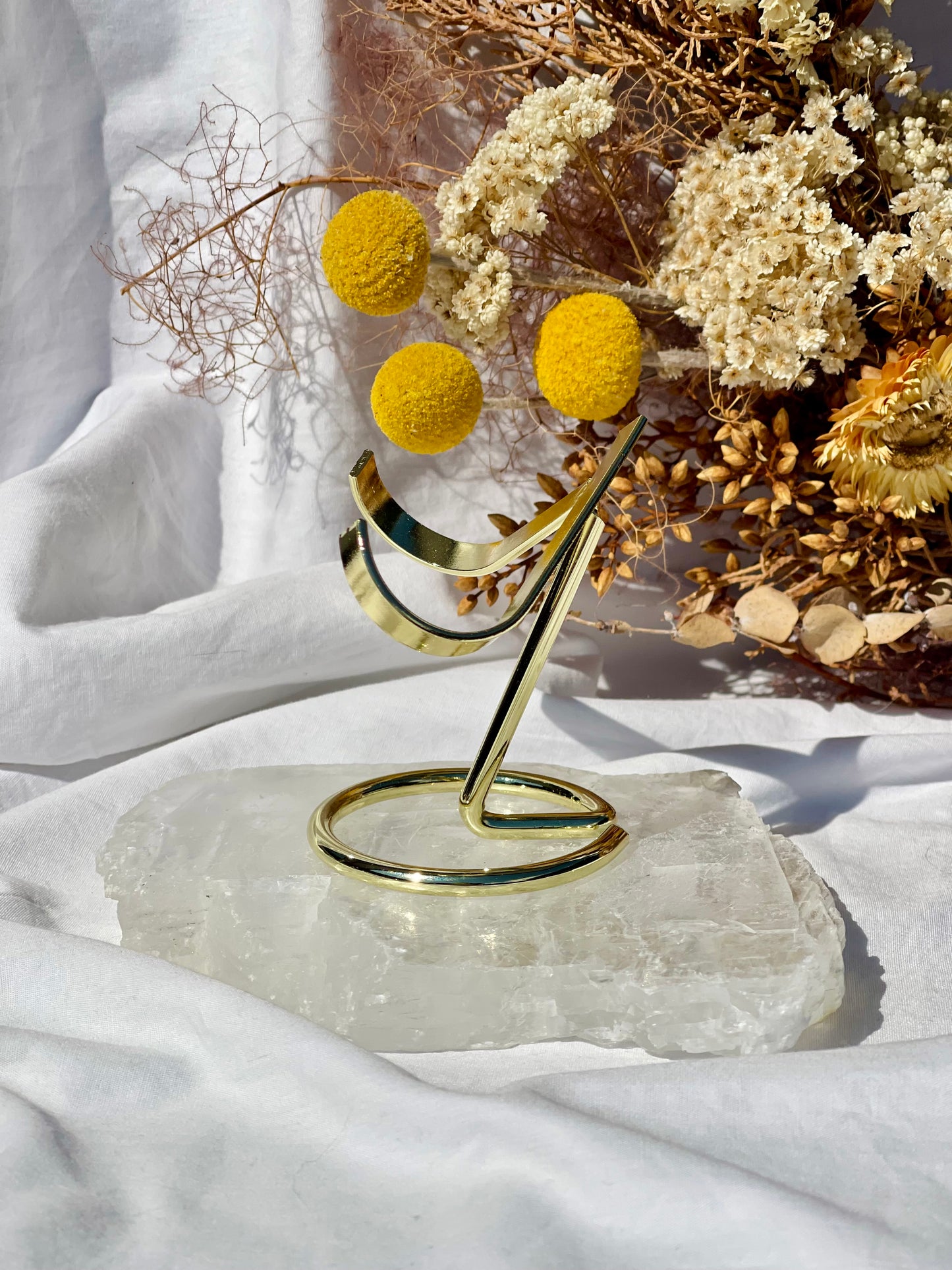 Heart Stand | Medium | Gold