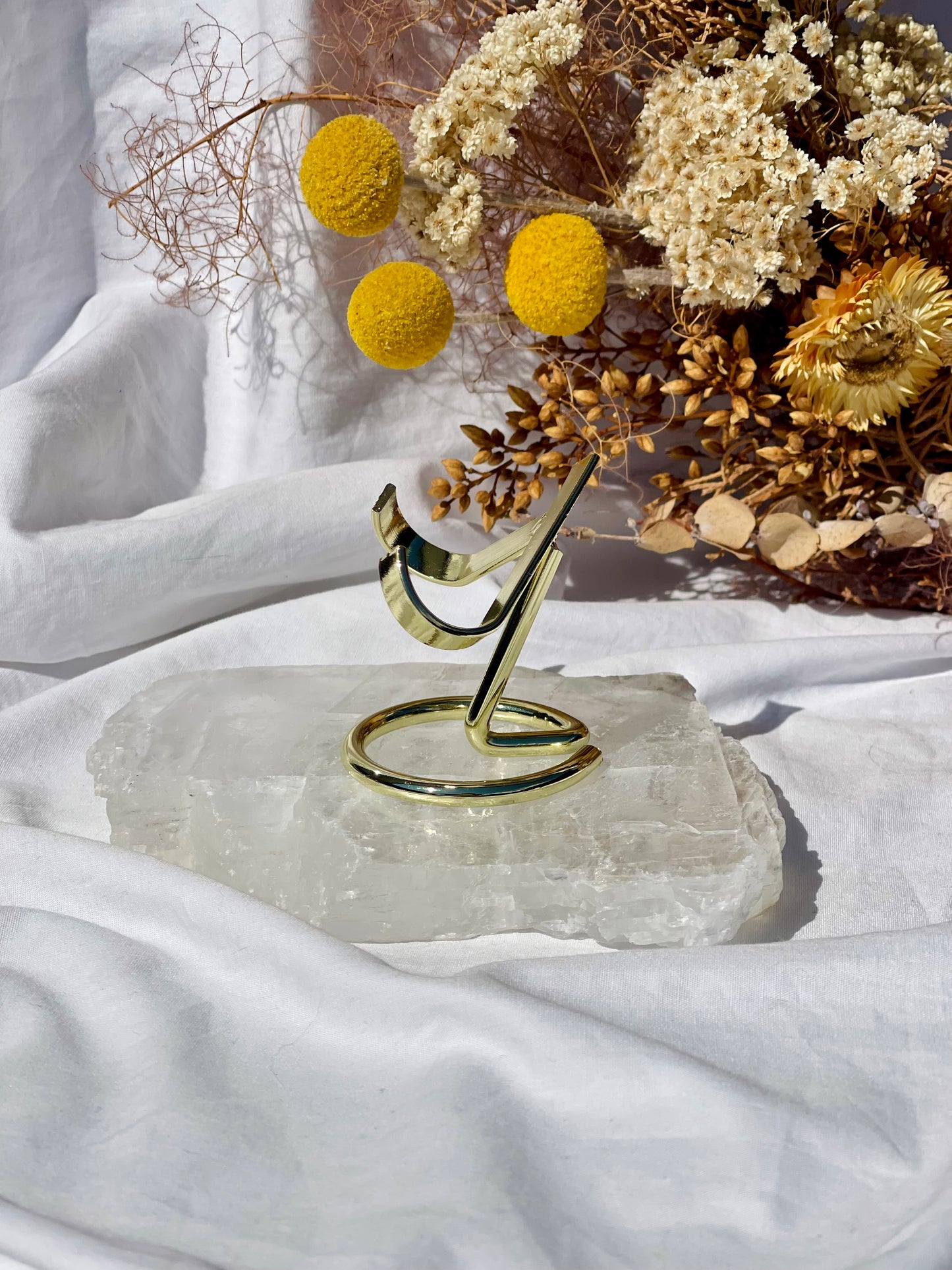 Heart Stand | Small | Gold
