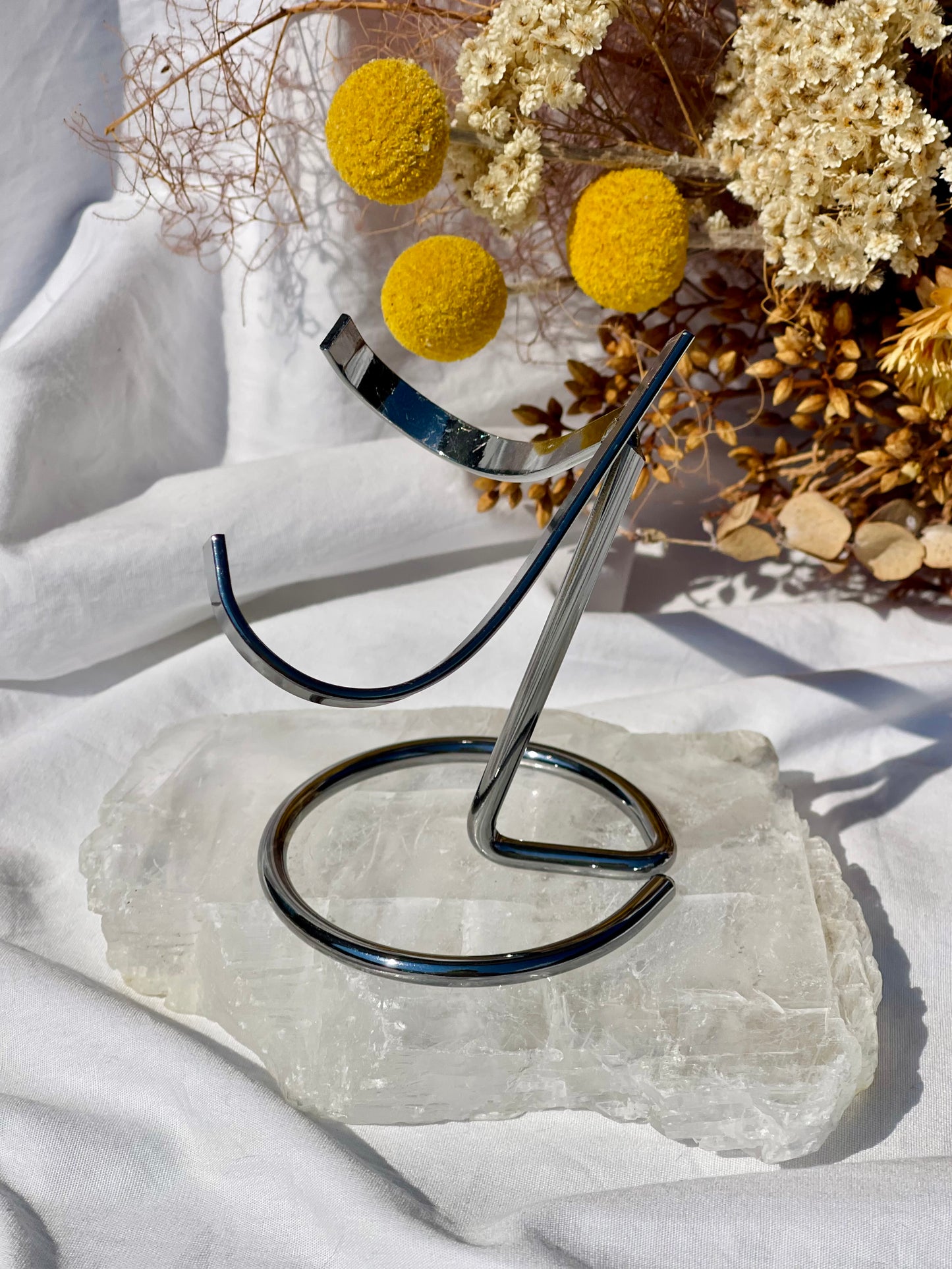 Heart Stand | Large | Silver