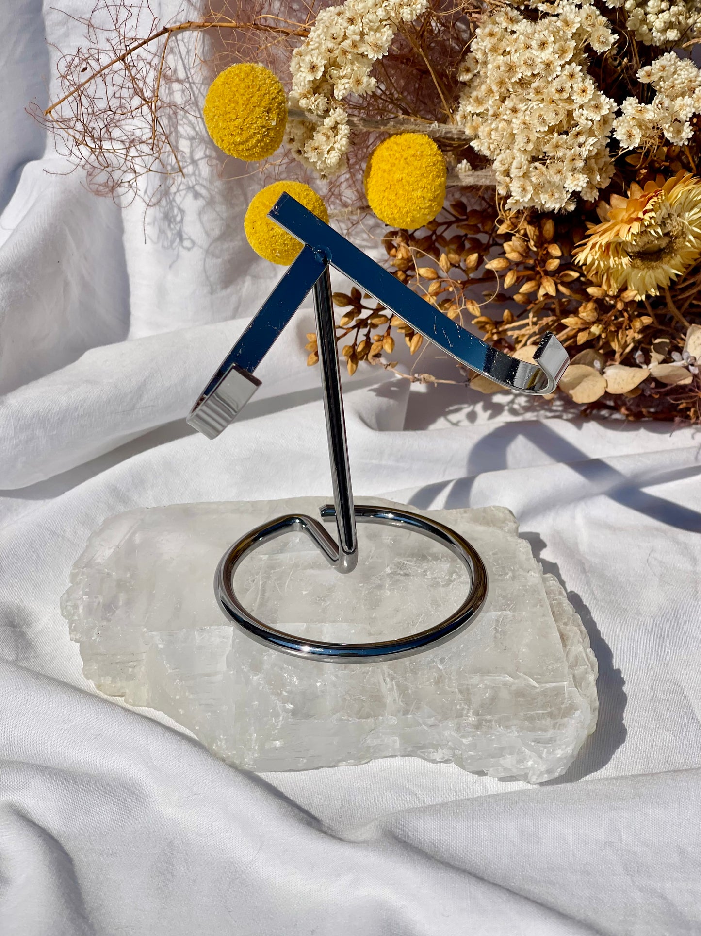 Heart Stand | Large | Silver