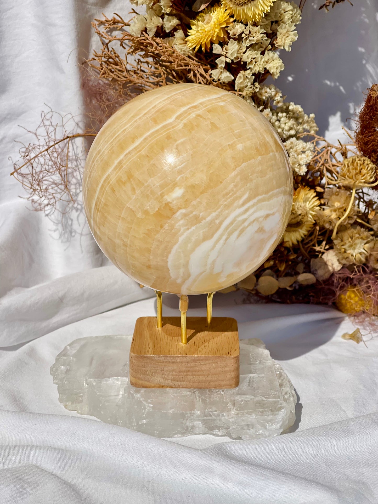 Sphere Stand With Wooden Base | Gold
