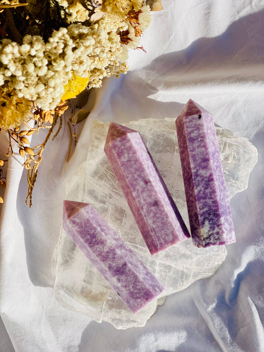 Lepidolite Point | Light