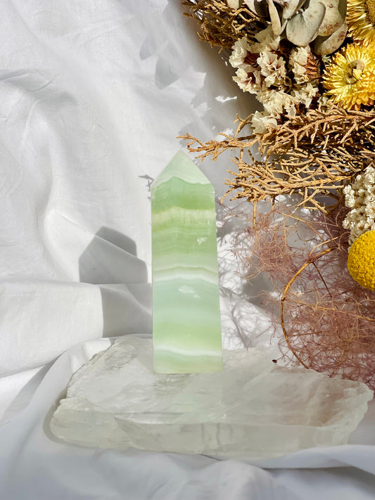 Pistachio Calcite Point B