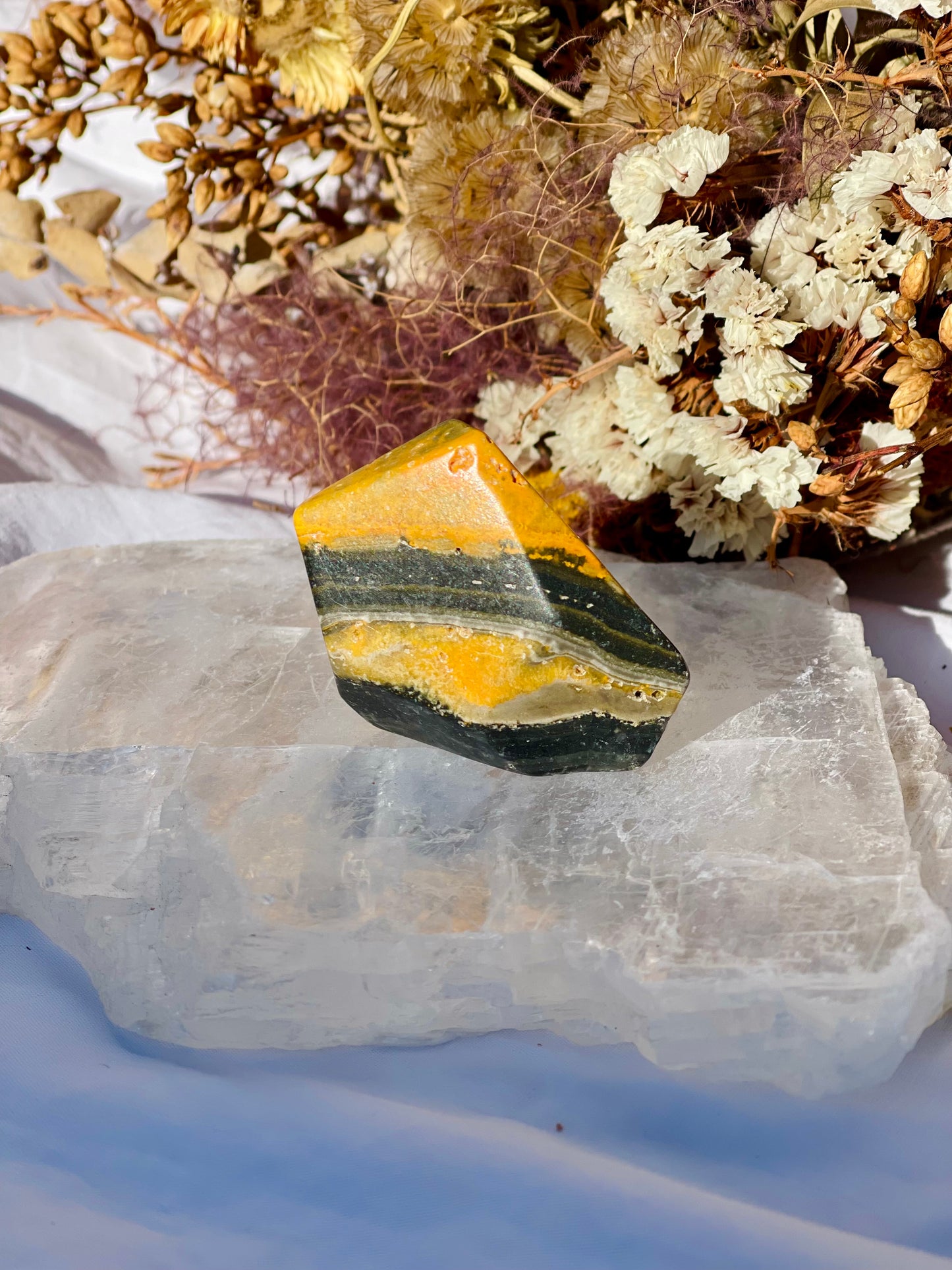 Bumble Bee Jasper Freeform