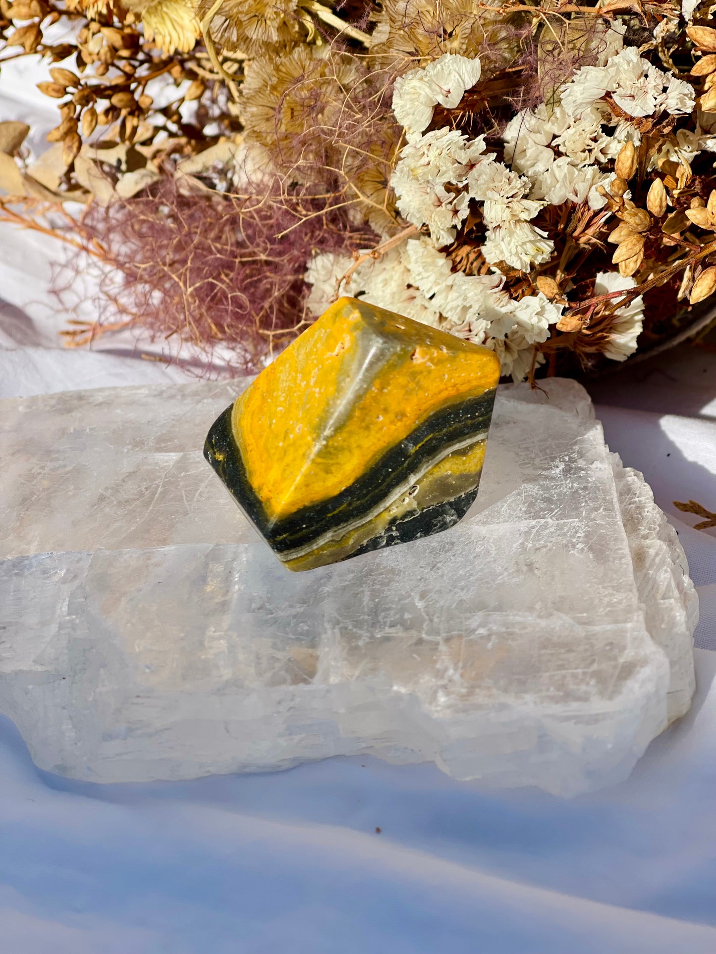 Bumble Bee Jasper Freeform
