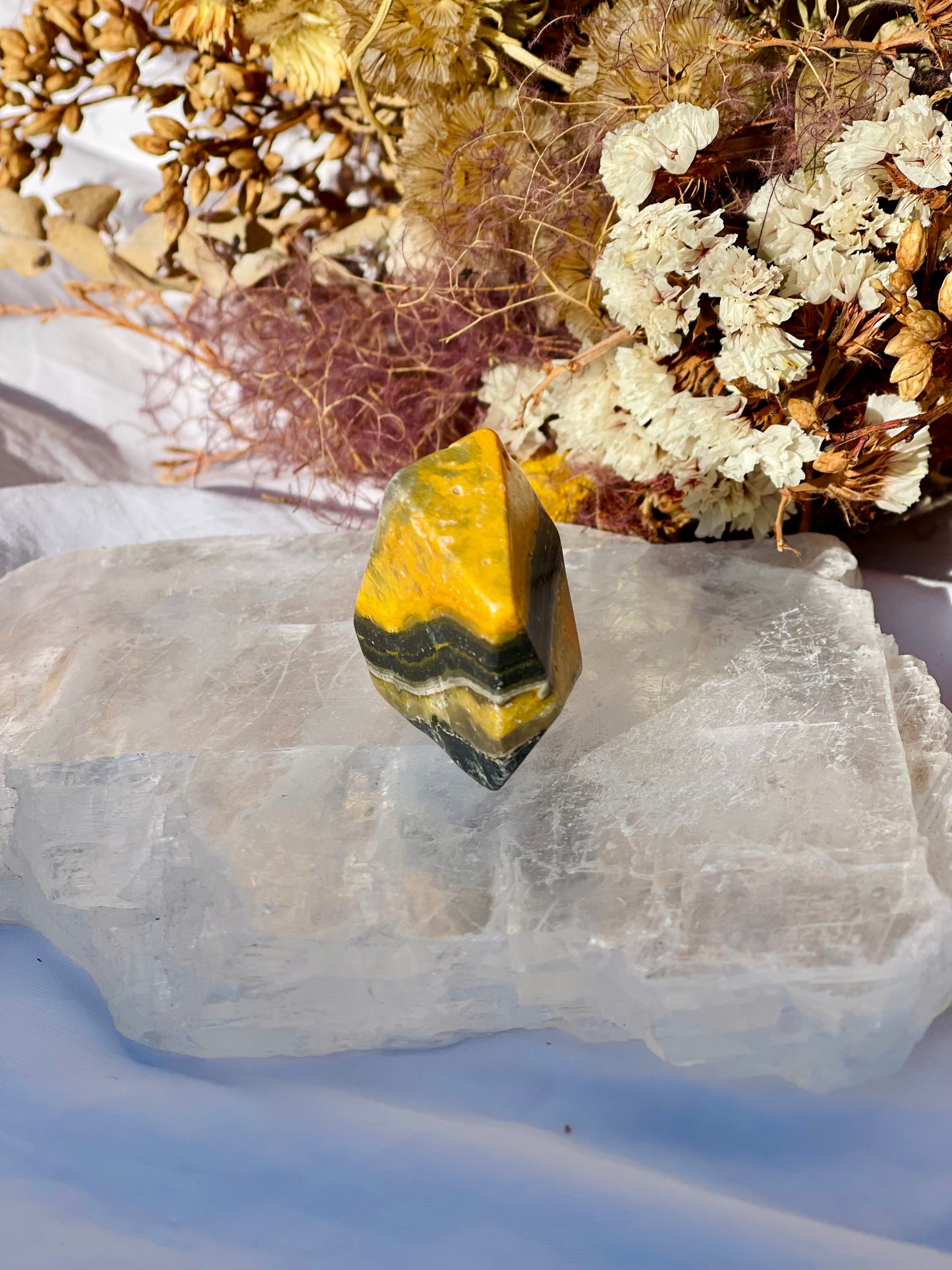 Bumble Bee Jasper Freeform