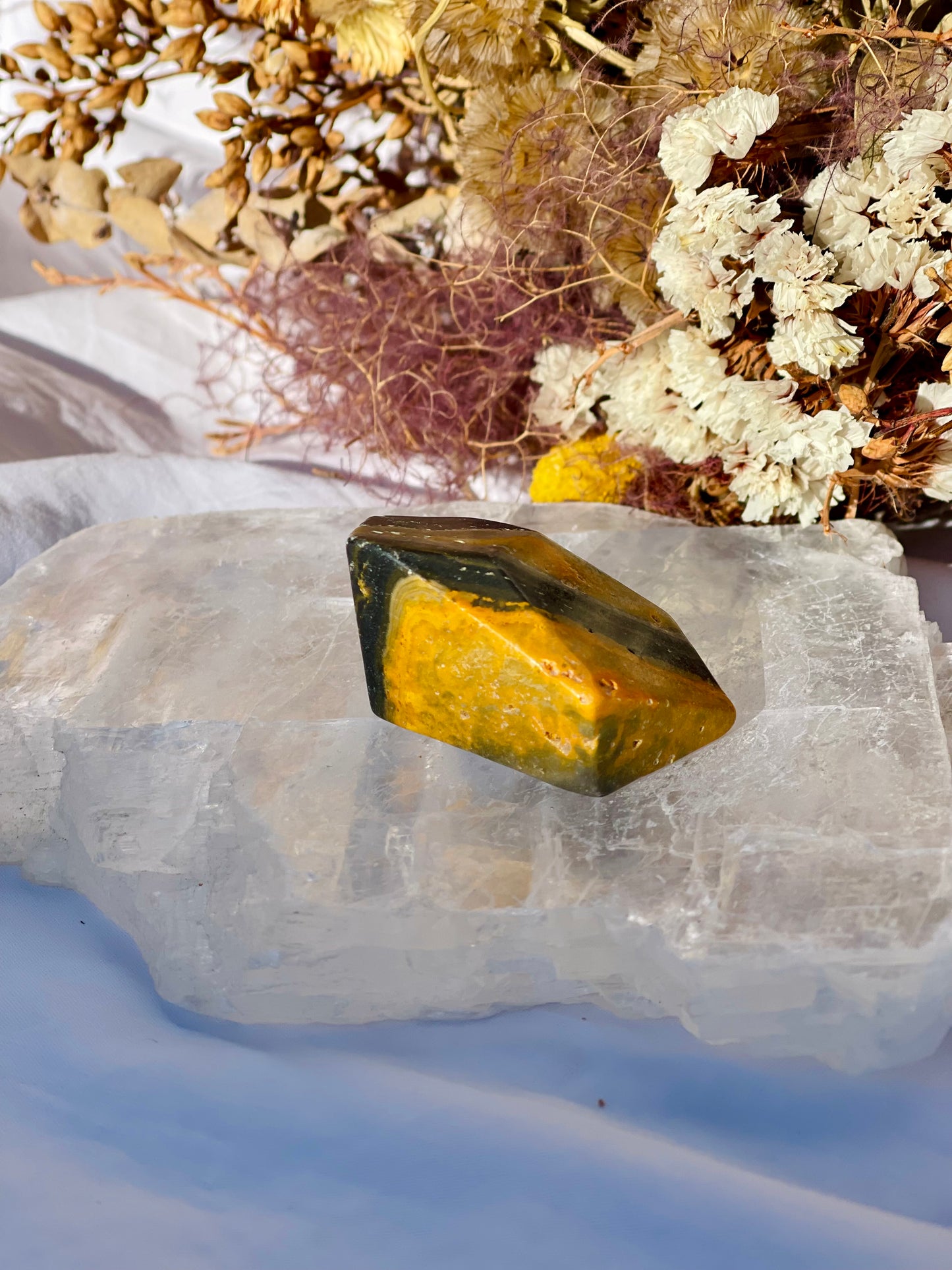 Bumble Bee Jasper Freeform