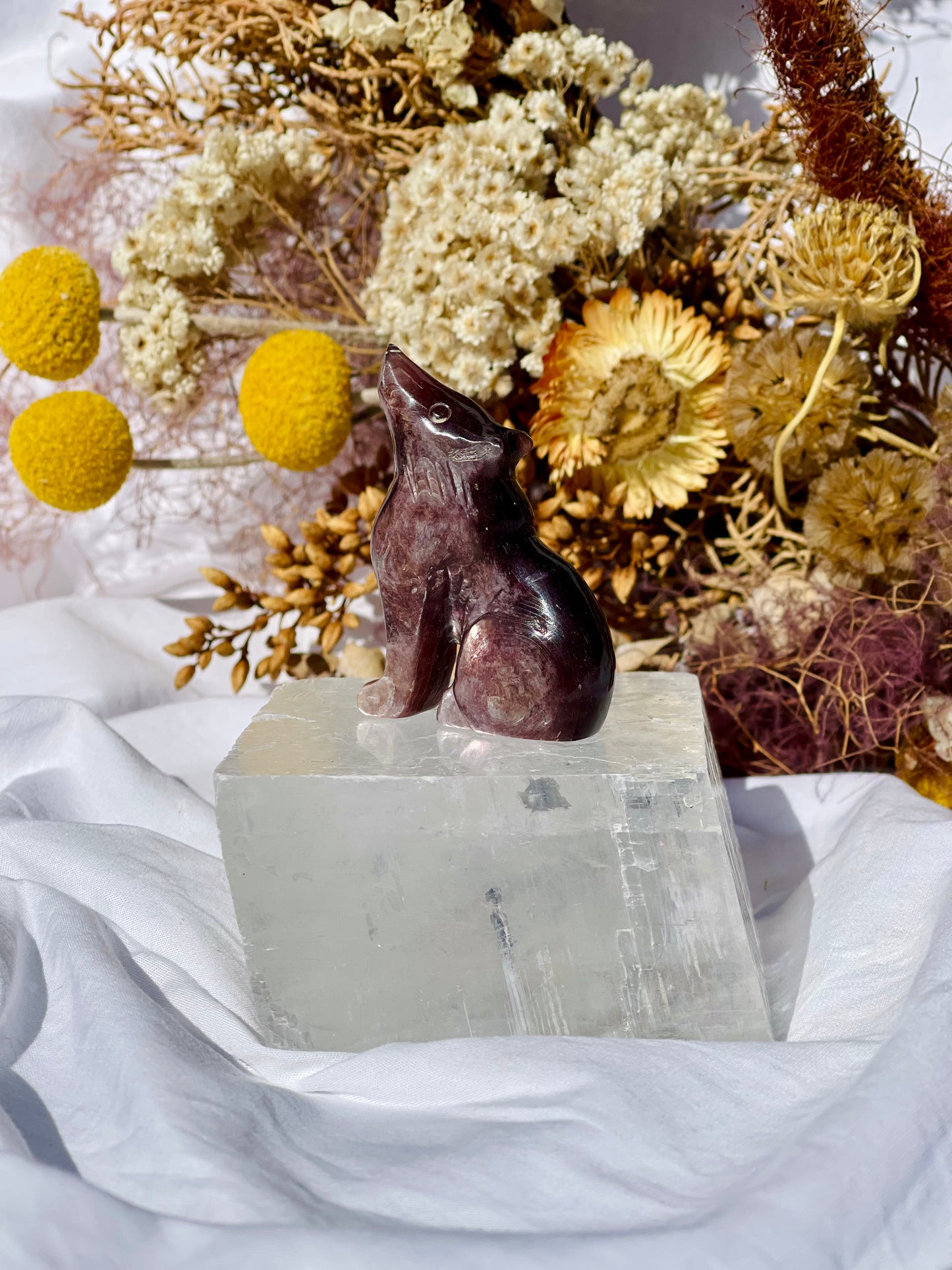 Gem Lepidolite Wolf