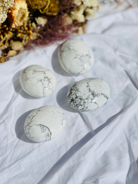 Howlite Palmstone