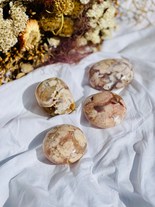 Flower Agate Palmstone
