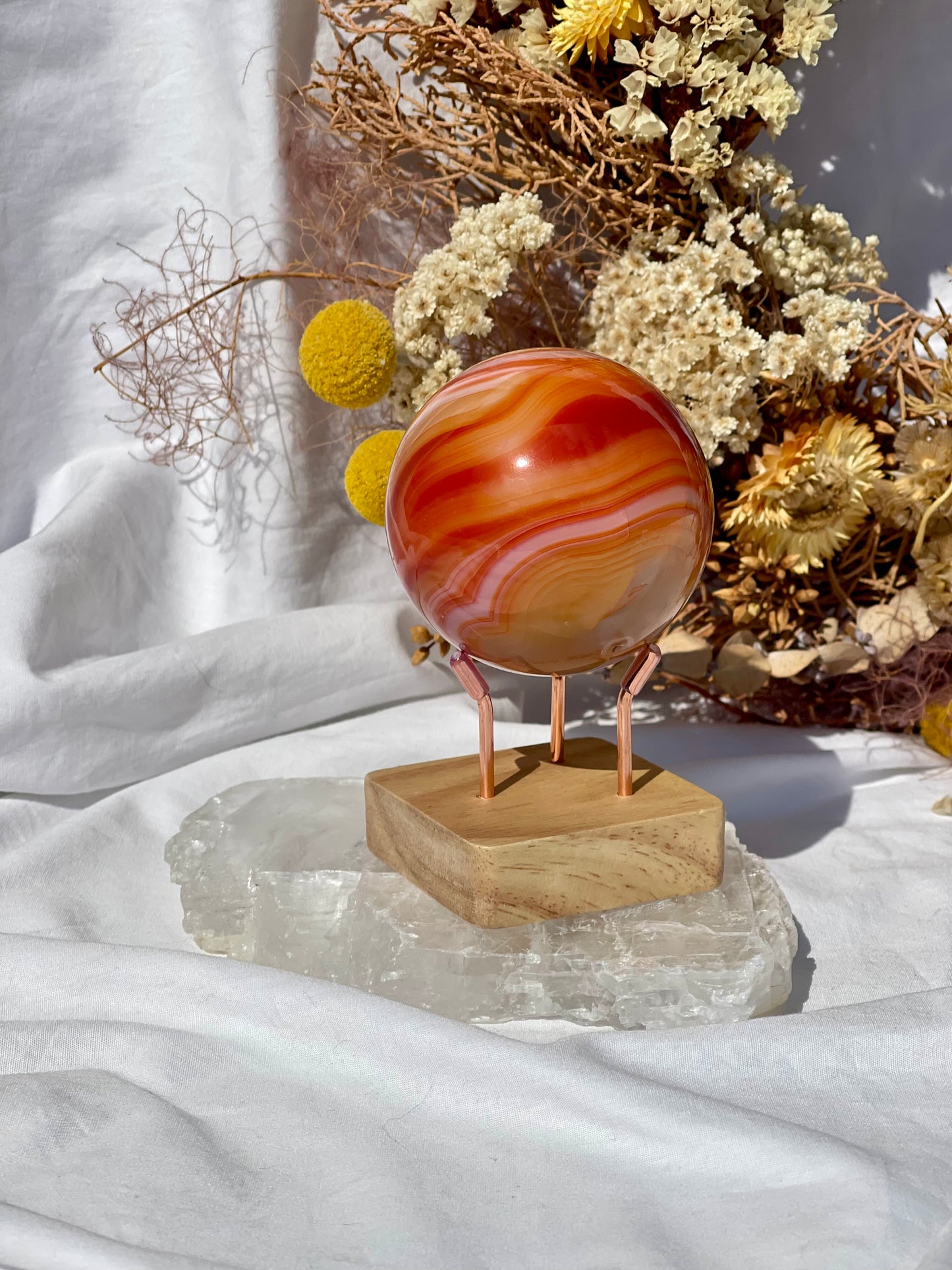 Sphere Stand With Wooden Base | Rose Gold