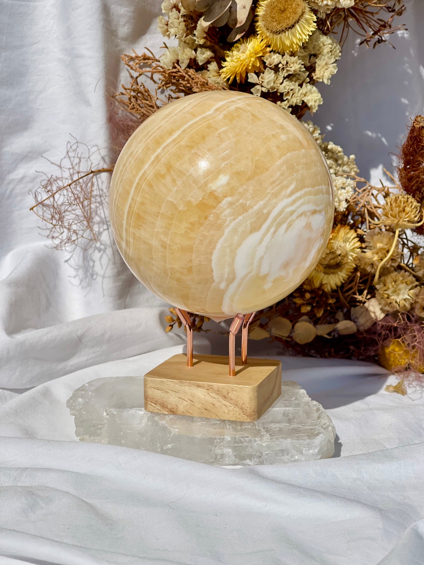 Sphere Stand With Wooden Base | Rose Gold