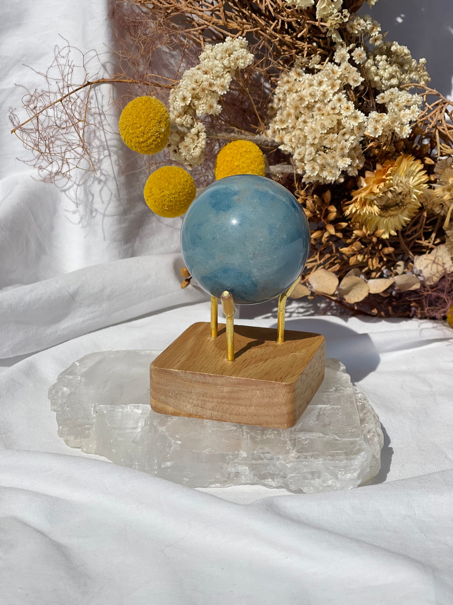 Sphere Stand With Wooden Base | Gold