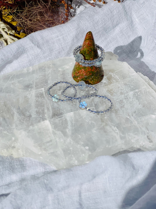 Labradorite With Flower Ring